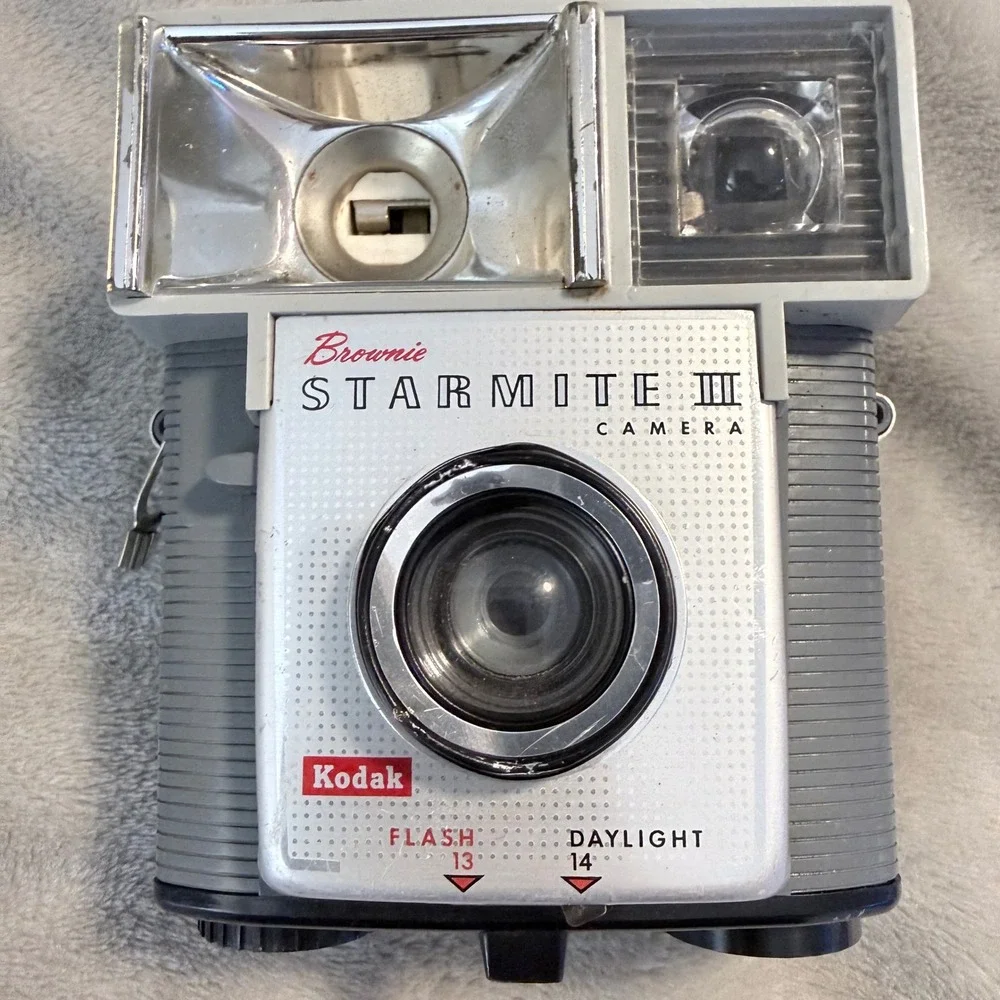 Vintage Kodak Brownie Starmite III Camera 127 Film Flash 1960s MCM Untested